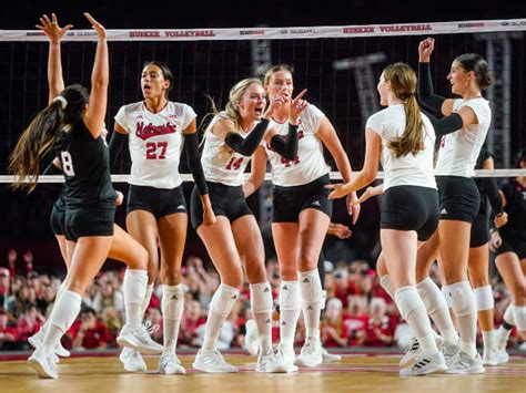 Setting the Stage: Regional Final vs the Huskers 